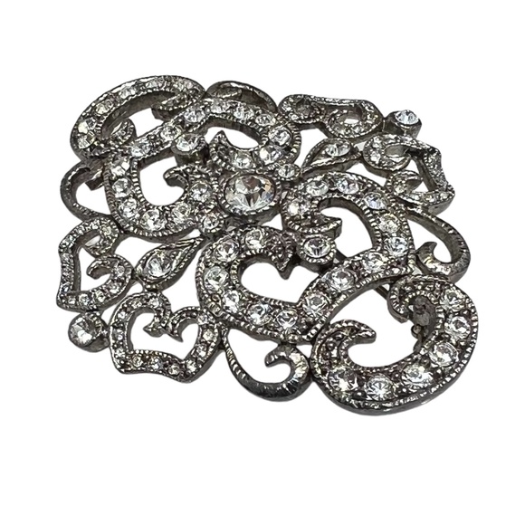 VINTAGE CAMROSE + KROSS JACQUELINE B KENNEDY CRYSTAL FILIGREE BROOCH - Picture 11 of 14